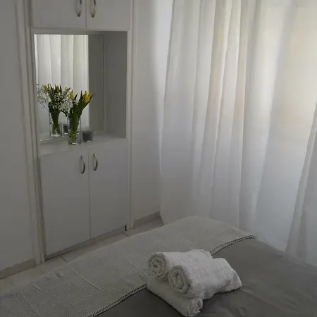 Serenity - One Bedroom Flat Apartment *
